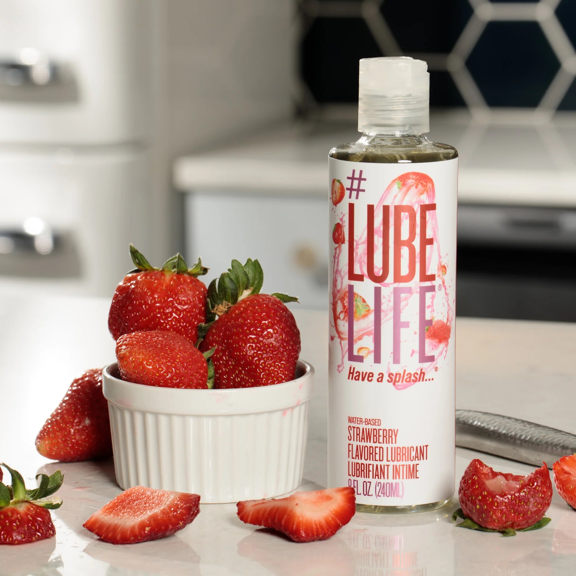 Lubelife Strawberry 8 Floz / 240 Ml