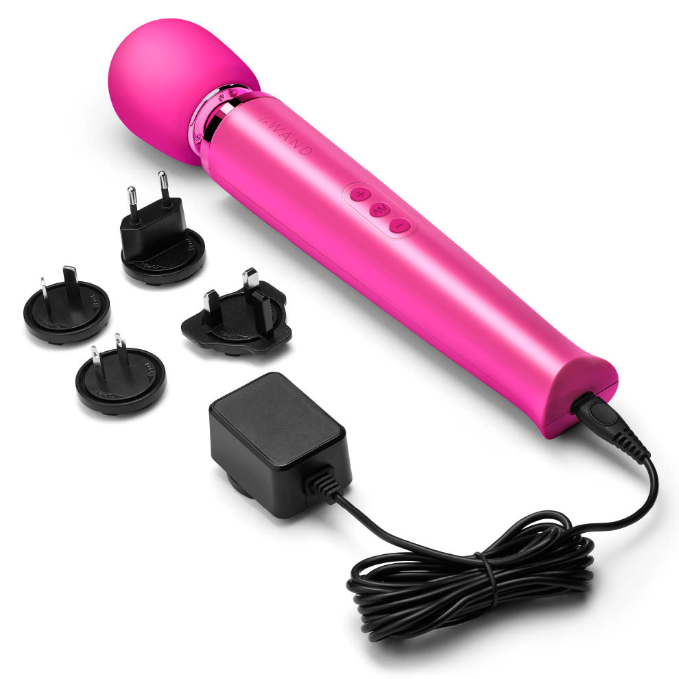 Le Wand Rechargeable Vibrating Massager - Magenta