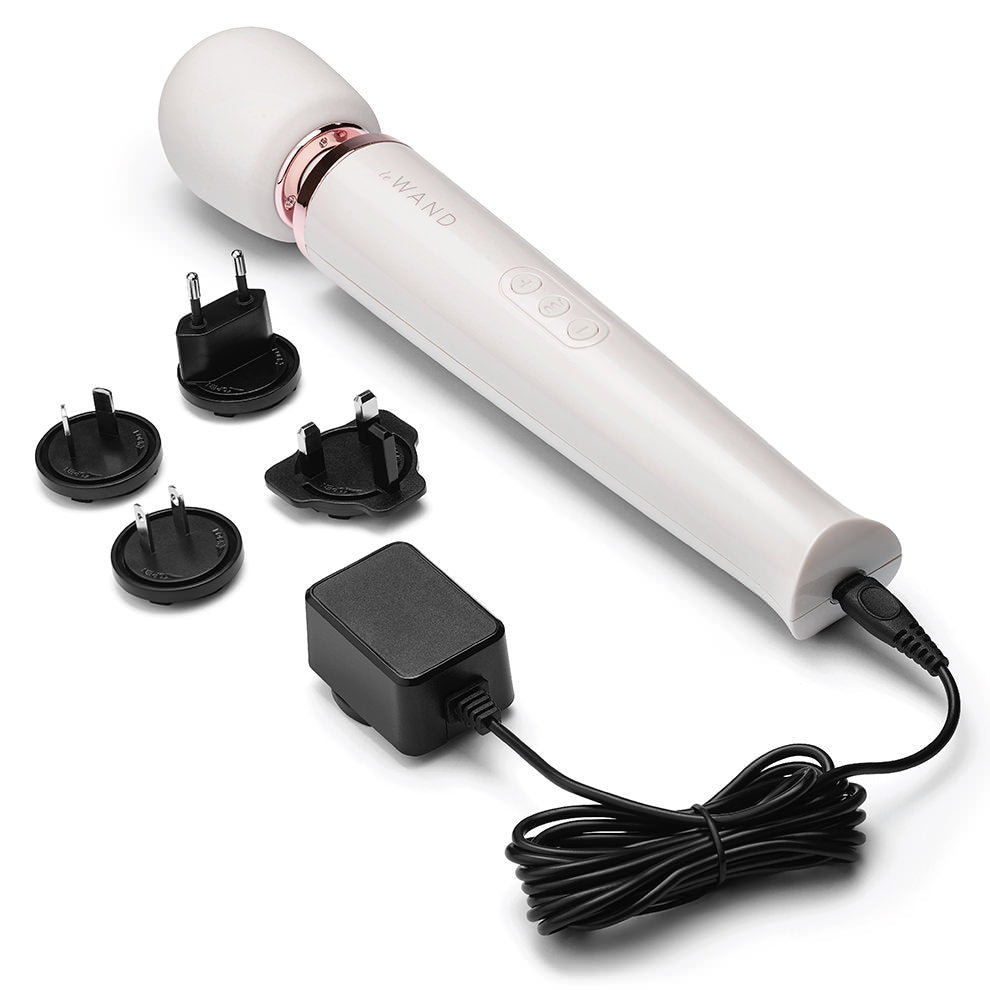 Le Wand Rechargeable Vibrating Massager - Pearl