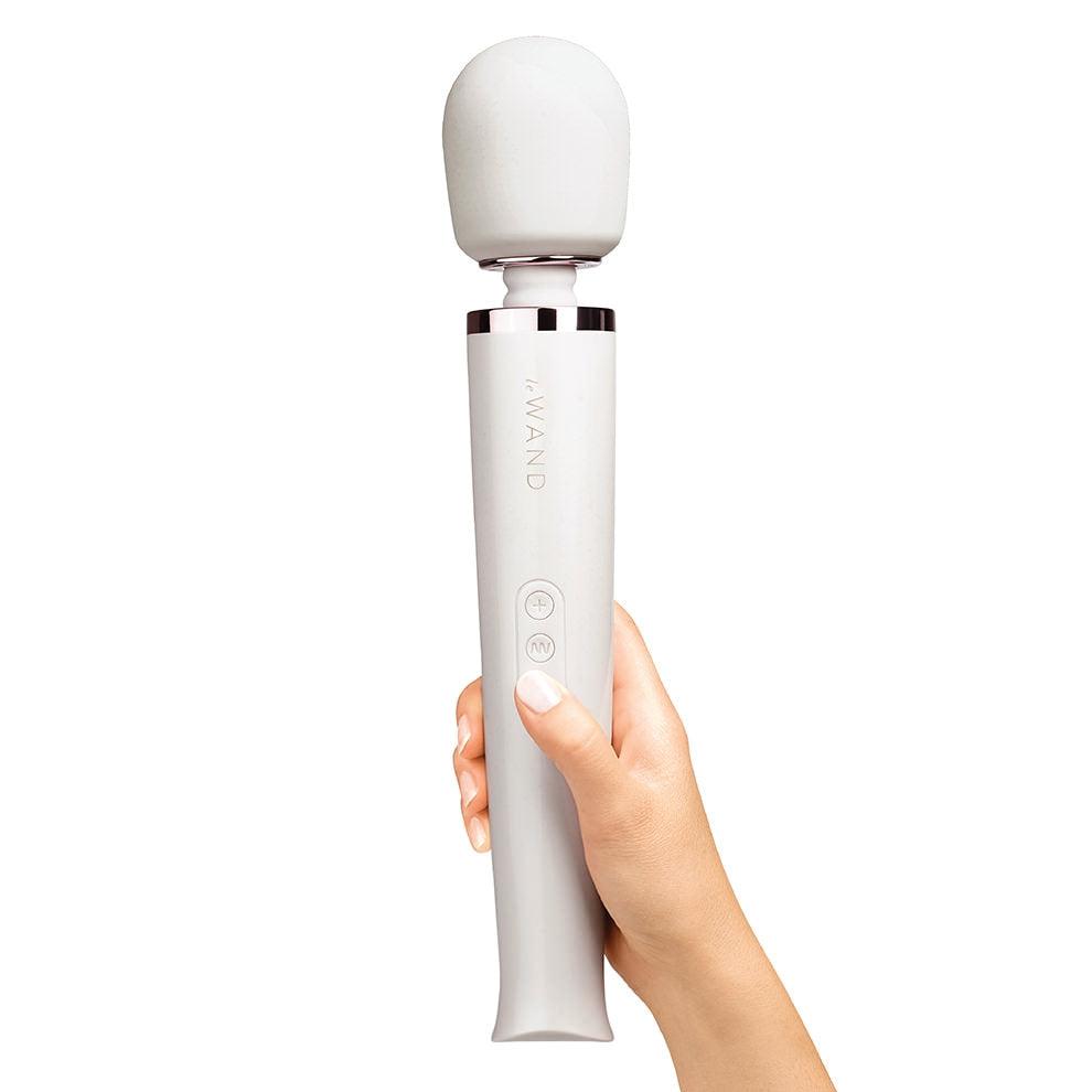 Le Wand Rechargeable Vibrating Massager - Pearl
