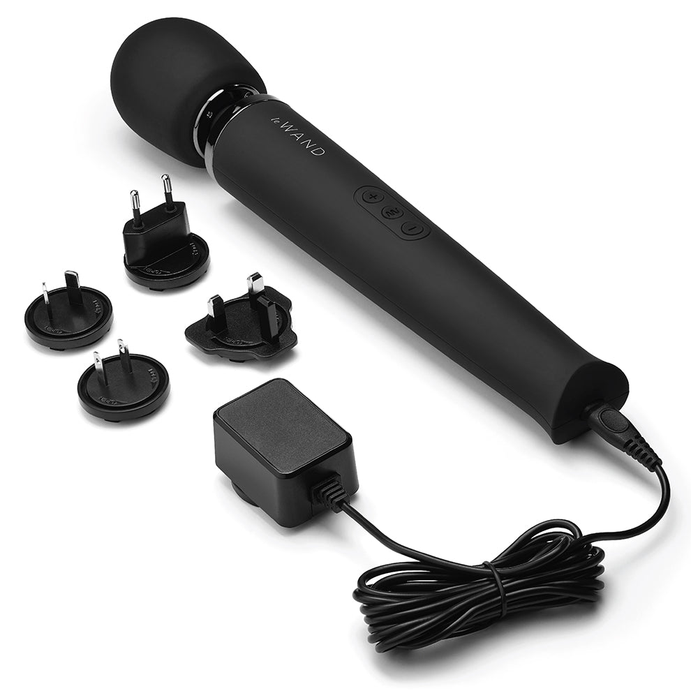 Le Wand Matte Black Rechargeable Massager